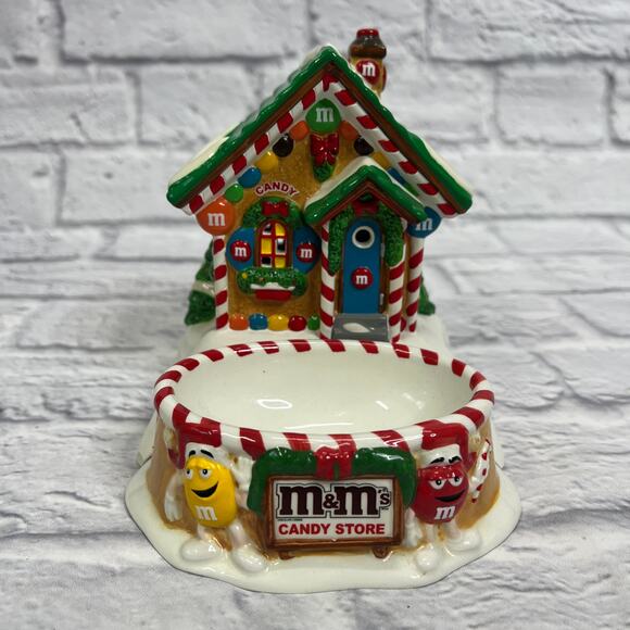 Vintage Department 56 M & M’S Lighted Ceramic Candy Store w/Matching Candy Dish - Picture 2 of 8